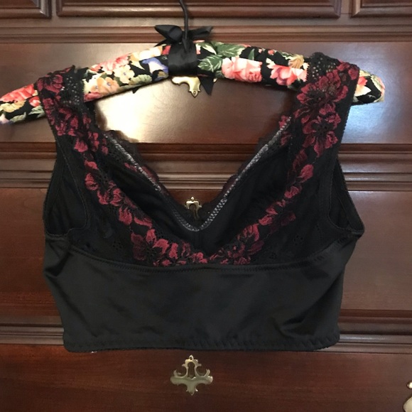 Rhonda Shear Black With Red Lace Soft Cup Bra Bralette Size Medium Style 679 - Picture 2 of 6